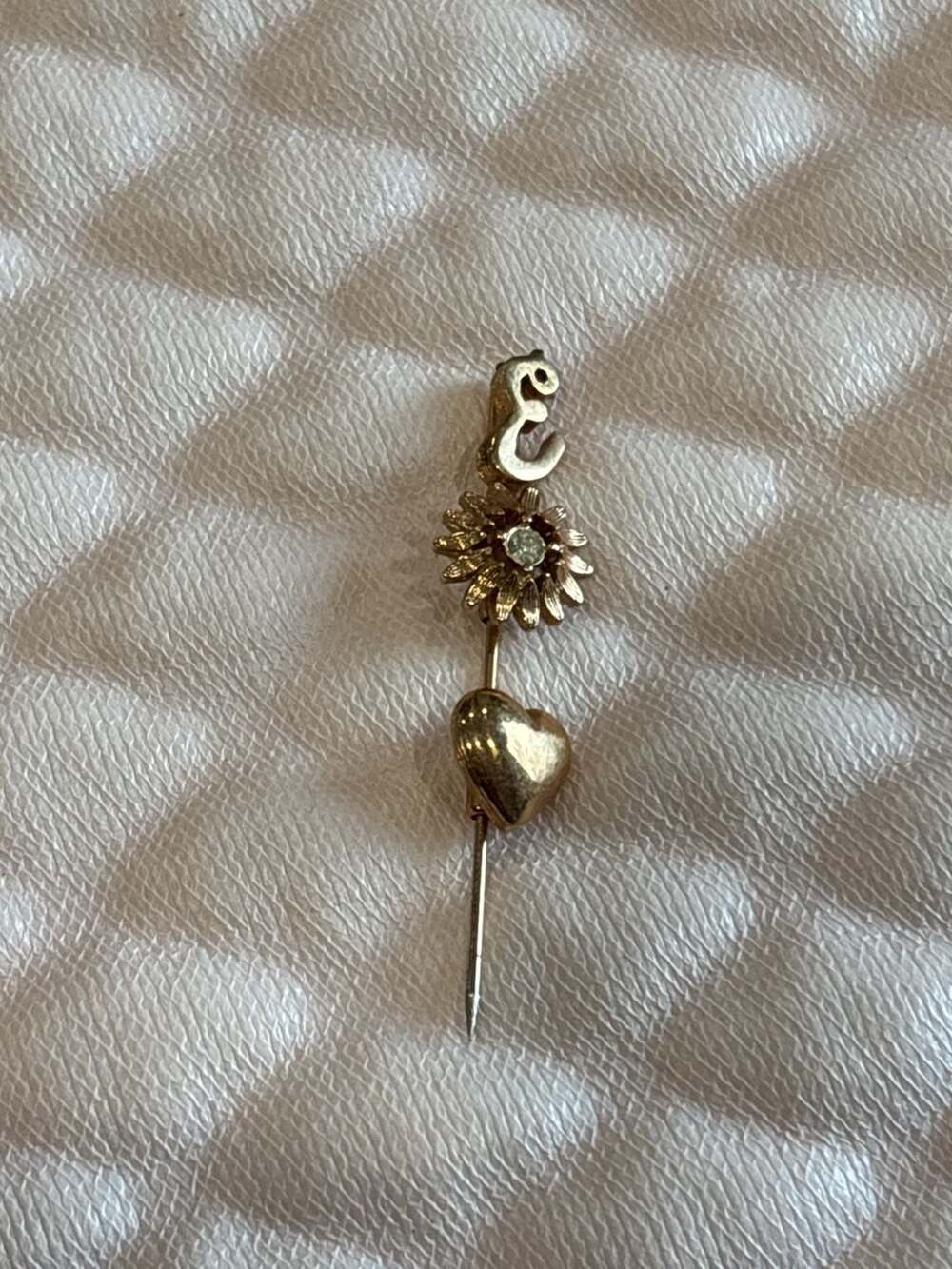 Sarah Coventry Initial E Flower Heart Stick Pin